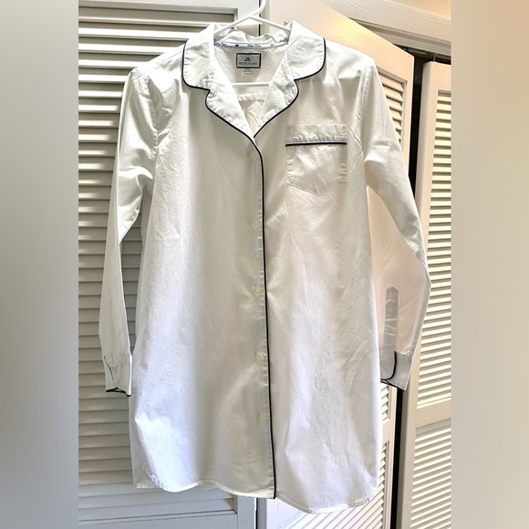 Petite Plume Women's White 100% Cotton Button-Down Nightshirt Navy Piping M - Picture 1 of 6